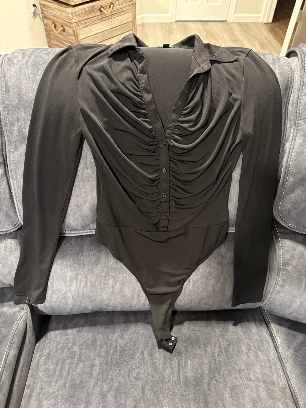 Fashion Nova Black Ruched V-Neck Long Sleeve Bodysuit